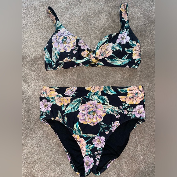 Floral Bikini - Picture 1 of 2